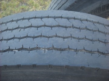 Opony Kormoran 11.00 R22.5 na felgach z powietrzem