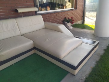 Sprzedam narożnik ze sk&oacute;ry