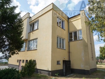 BUDYNEK HANDLOWO-USŁUGOWY W RYCHWALE