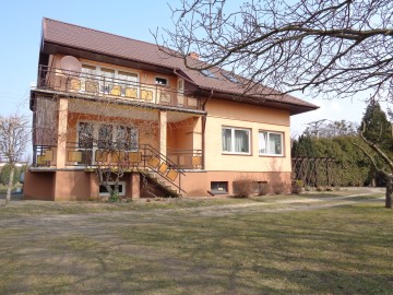 Gmina Ślesin &ndash; Dom jednorodzinny wśr&oacute;d jezior