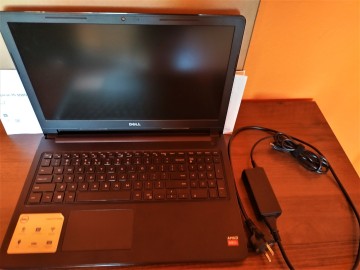 Laptop DELL Inspiron 15 3565 * 15.6" * 512GB HDD *Windows 10