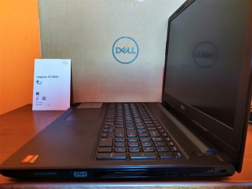 Laptop DELL Inspiron 15 3565 * 15.6" * 512GB HDD *Windows 10
