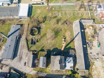 Nieruchomość komercyjna z potencjałem inwestycyjnym w Dobrej