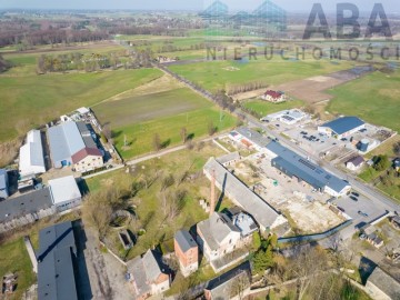 Nieruchomość komercyjna z potencjałem inwestycyjnym w Dobrej