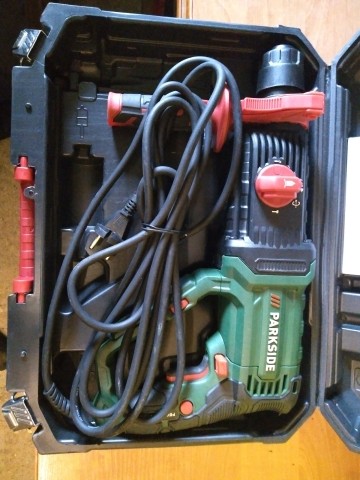 Wiertarka z udarem elektropneumatycznym 1050W PBH 1050