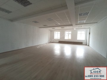 Wynajmę lokale handlowo &ndash; usługowe od 70 - 600m2 w Kole
