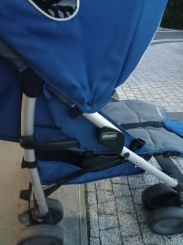 Sprzedam w&oacute;zek spacerowy