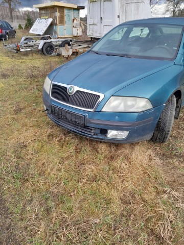 Skoda octavia  2 na czesci ..oraz cale auta