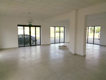 ŚLESIN &ndash; NOWE LOKALE HANDLOWO-USŁUGOWE