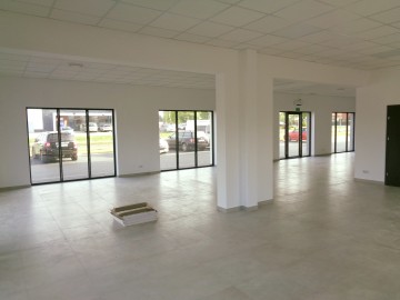 ŚLESIN &ndash; NOWE LOKALE HANDLOWO-USŁUGOWE