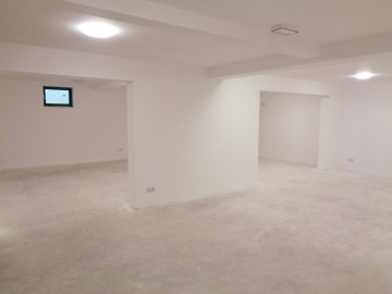 ŚLESIN &ndash; NOWE LOKALE HANDLOWO-USŁUGOWE