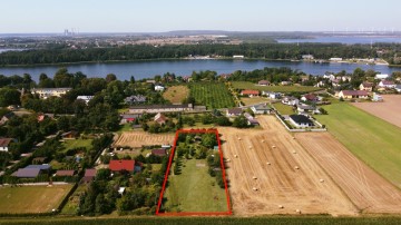 Działka z domkami letniskowymi