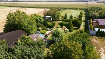 Działka z domkami letniskowymi