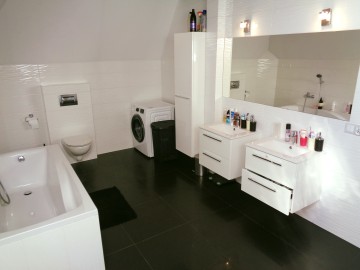 Budynek handlowo/usługowy z częścią mieszkalną