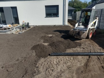 Usługi minikoparką i miniładowarką