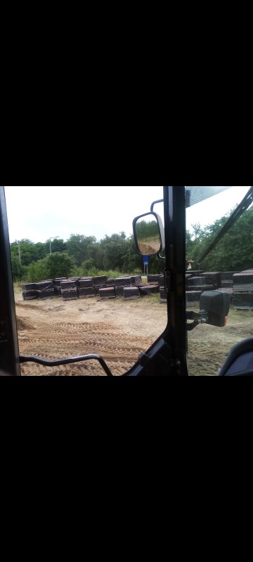 USŁUGI KOPARKO-ŁADOWARKĄ