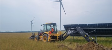 USŁUGI KOPARKO-ŁADOWARKĄ