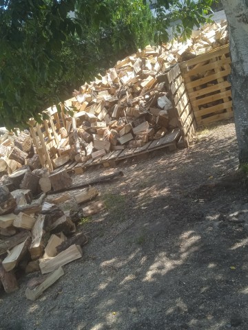 Oferuję usługę cięcia rąbania drewna na opał