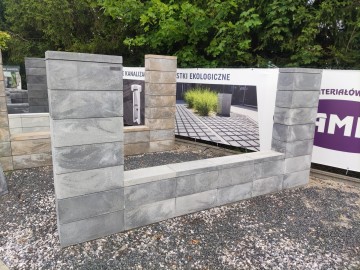 PUSTAK OGRODZENIOWY CONTINENTAL 50x20x22  29 zł/szt