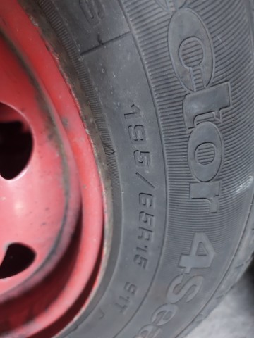 Sprzedam koła wielosezonowe peugeot ford citroen 15 cali