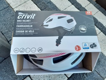 Kask rowerowy CRIVIT S/M z tylną lampką. Nowy