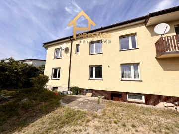 Dom w zabudowie bliźniaczej na os. Lask&oacute;wiec w Koninie