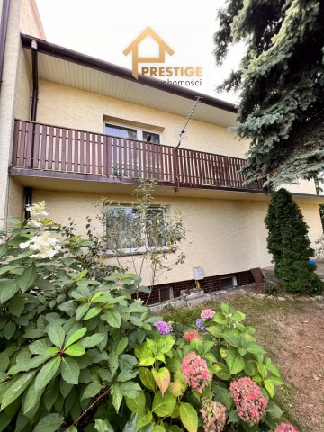 Dom w zabudowie bliźniaczej na os. Lask&oacute;wiec w Koninie