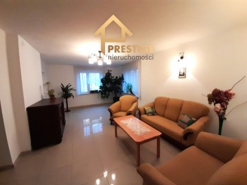 Dom w zabudowie bliźniaczej na os. Lask&oacute;wiec w Koninie