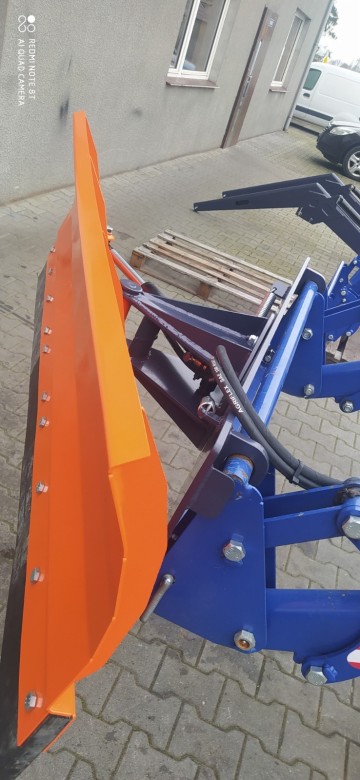 Pługi do śniegu do mini traktork&oacute;w