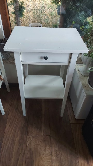 Stolik nocny IKEAbiały szuflada posiadam 1szt 150zł/szt
