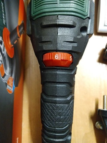 Szlifierka kątowa 1200W, 125mm z regulacją obrot&oacute;w.  Nowa