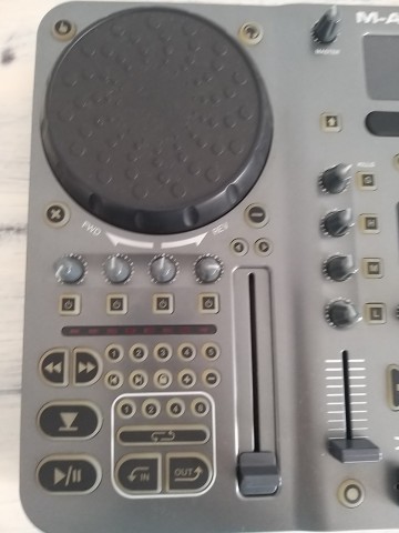 DJ CONTROLEJ M-AUDIO