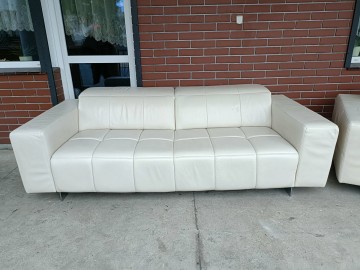 Sprzedam dwie sofy 2,3  ze sk&oacute;ry