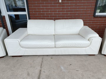 Sprzedam wypoczynek ze sk&oacute;ry