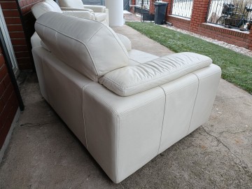 Sprzedam wypoczynek ze sk&oacute;ry