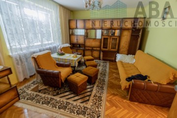 NIŻSZA CENA!  Przestronny dom nad jeziorem  w gm. Przedecz