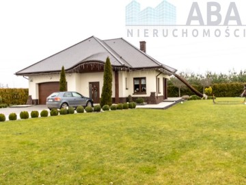 Przestronny dom z wyposażeniem - Rychwał