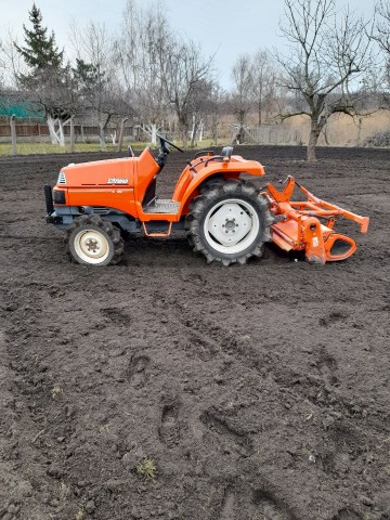 Usługi minikoparką, glebogryzarką, transport wywrotką 3,5T