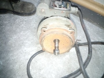 Silnik z Cewką Rozruchową