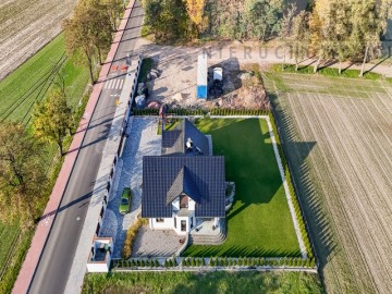 Przestronny dom z pięknym wnętrzem blisko lasu w Lądku