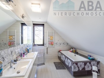 Przestronny dom z pięknym wnętrzem blisko lasu w Lądku