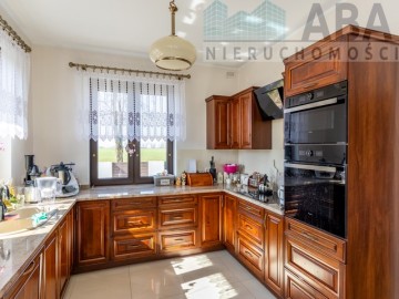 Przestronny dom z pięknym wnętrzem blisko lasu w Lądku