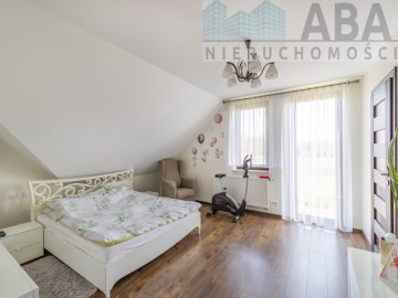 Przestronny dom z pięknym wnętrzem blisko lasu w Lądku