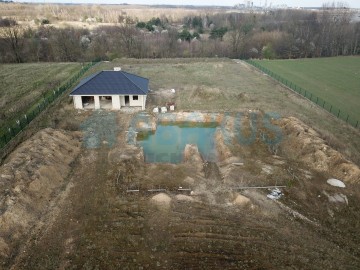 Sprzedam działkę z rozpoczętą budową - Wieruszew k. Konina