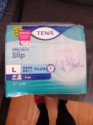 WYPRZEDAŻ ! Sprzedam pieluchomajtki Seni orazraz Tena 20 zł