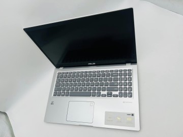 Laptop ASUS X515JA-BQ1991W 15,6"