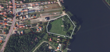 Działka z linią brzegową przy jeziorze w Mikorzynie, Ślesin