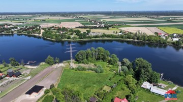 Działka z linią brzegową przy jeziorze w Mikorzynie, Ślesin