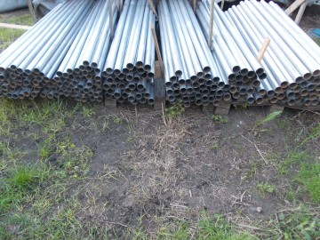 Słupki ogrodzeniowe ocynkowane fi 43 długość 2 m 23 zł/szt.