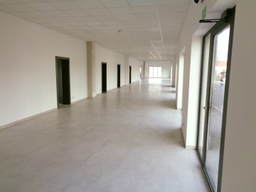 ŚLESIN &ndash; NOWE LOKALE HANDLOWO-USŁUGOWE